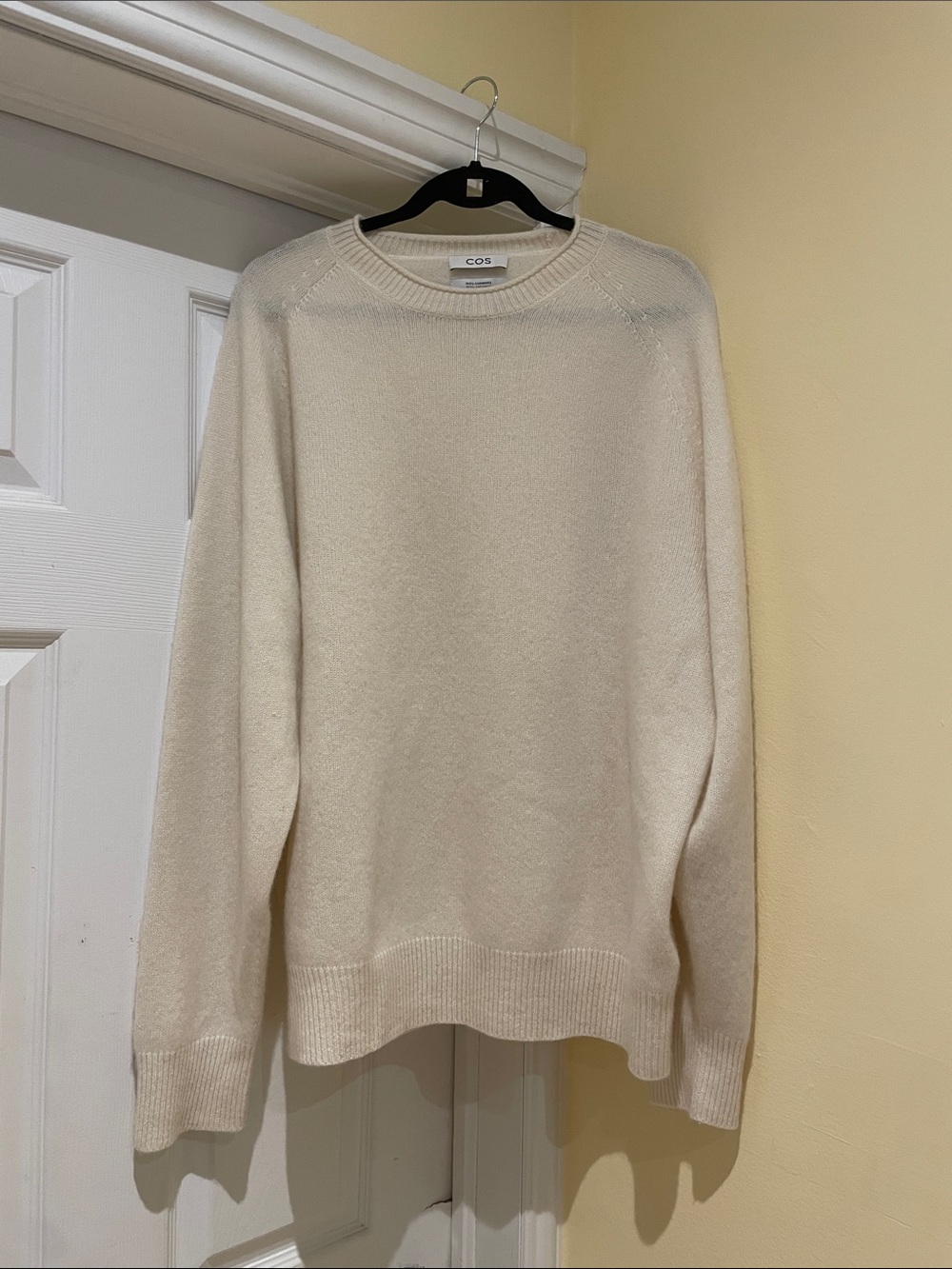 Cos 100% Cashemere Off-White  Sweater Elevated Minimalist Soft Oversized